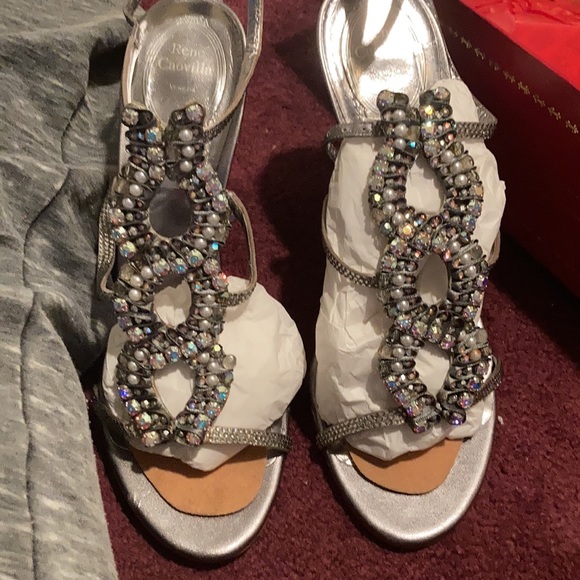 Heels nice condition - Picture 10 of 12